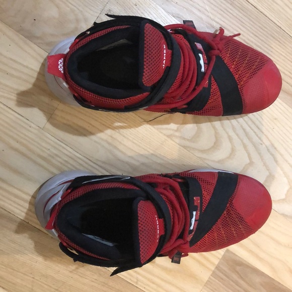 $100 - Picture 1 of 4